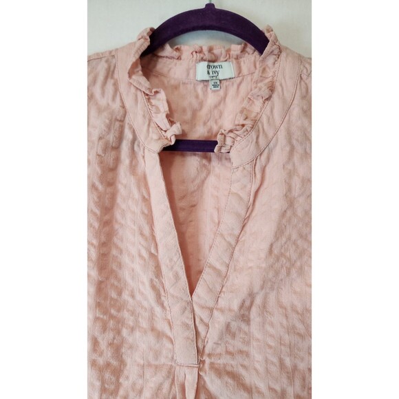 Crown & Ivy Curvy Women's size 1X sleeveless lightweight pink blouse - Picture 3 of 5